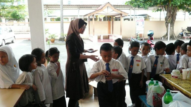 LINUS Berakhir Di Kantin? Hanya Aku Dan Mereka, Yang Lain?