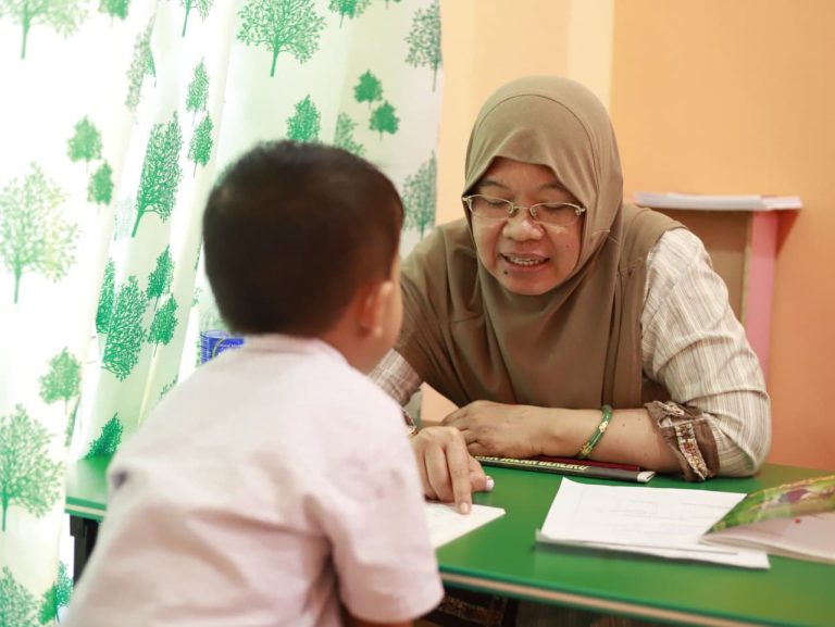 18 Mimik Sahaja, Anak Cepat Membaca?